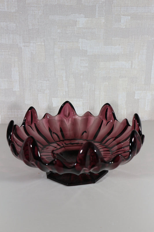 Schaal op voet paars