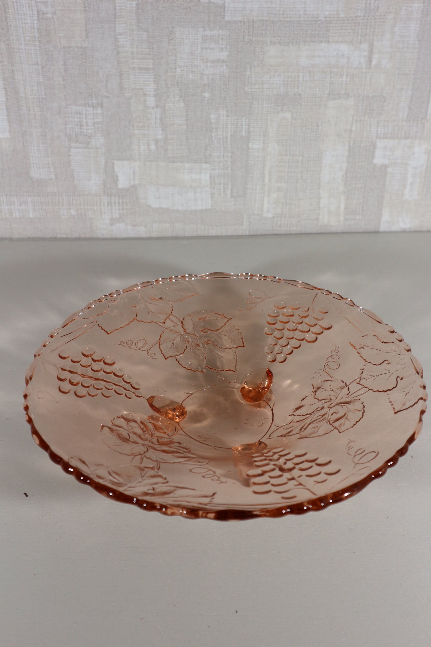 Schaal op voetje roze persglas